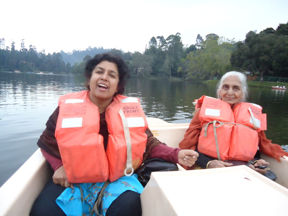 Photo of Mattupetty Lake, Kannan Devan Hills, Kerala, India by Aarush Tandon