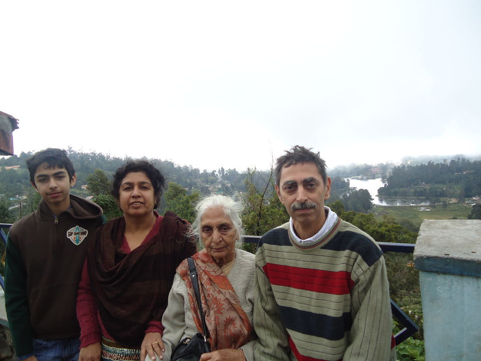 Photo of Mattupetty Lake, Kannan Devan Hills, Kerala, India by Aarush Tandon