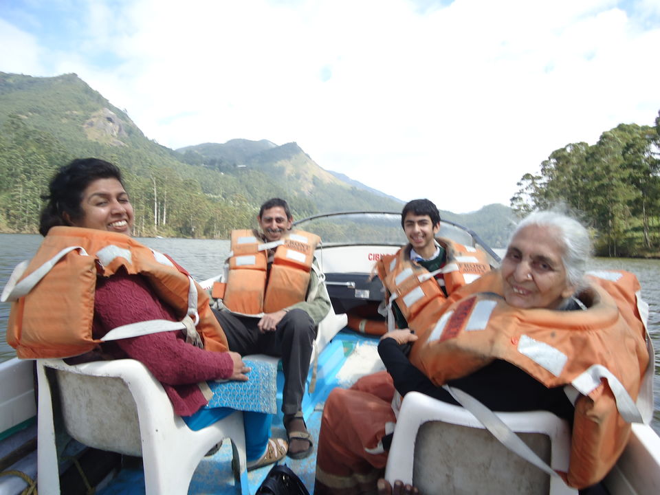Photo of Mattupetty Lake, Kannan Devan Hills, Kerala, India by Aarush Tandon