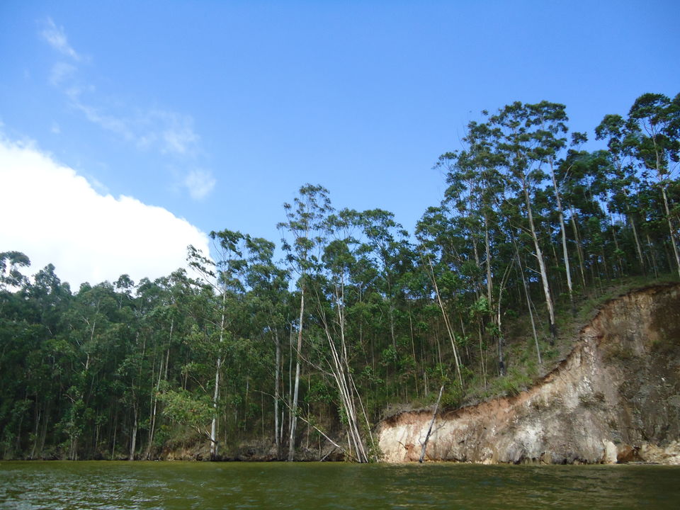 Photo of Mattupetty Lake, Kannan Devan Hills, Kerala, India by Aarush Tandon