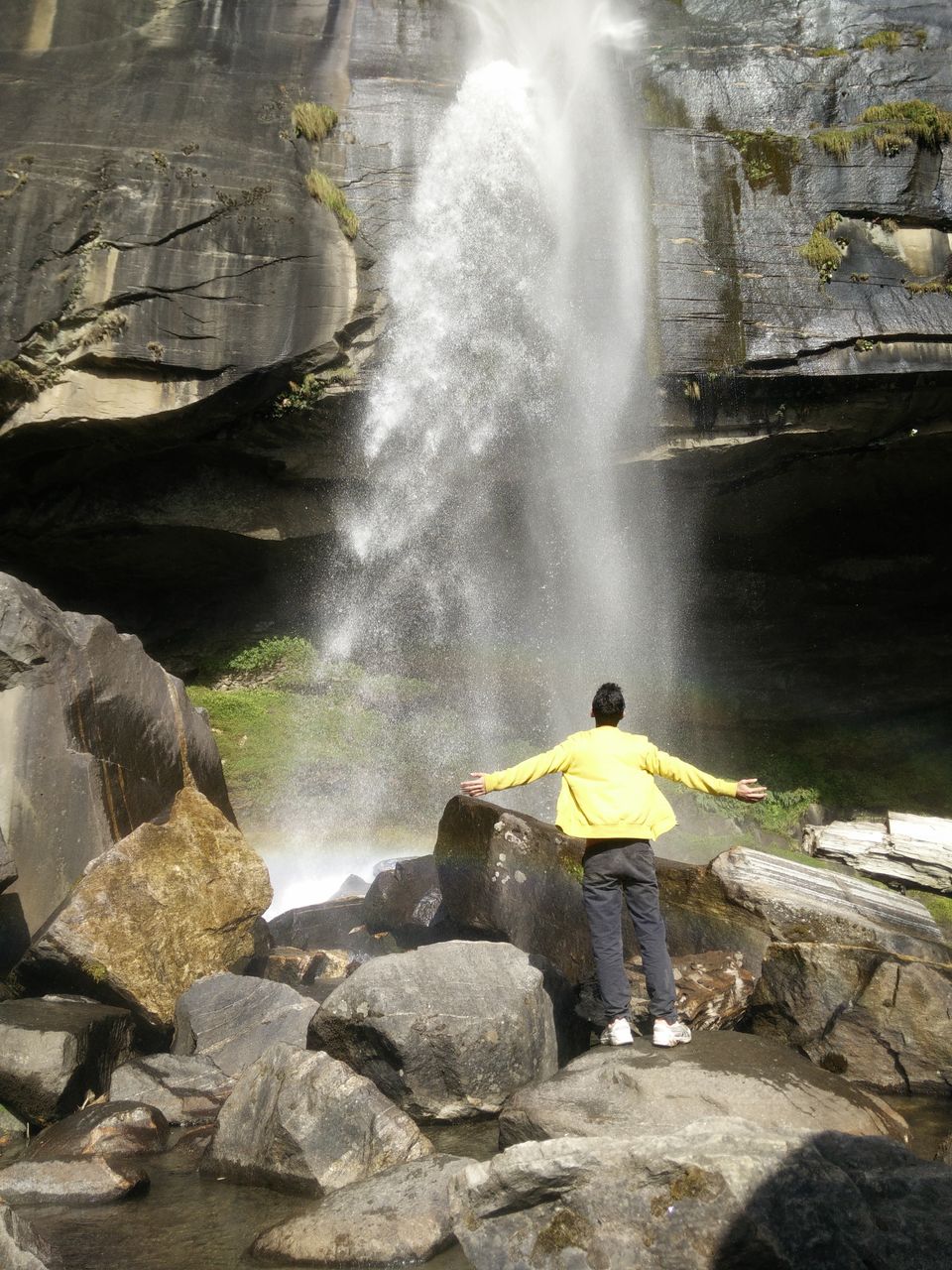 Photo of Jogini Falls, Vashist, Himachal Pradesh, India by Aarush Tandon