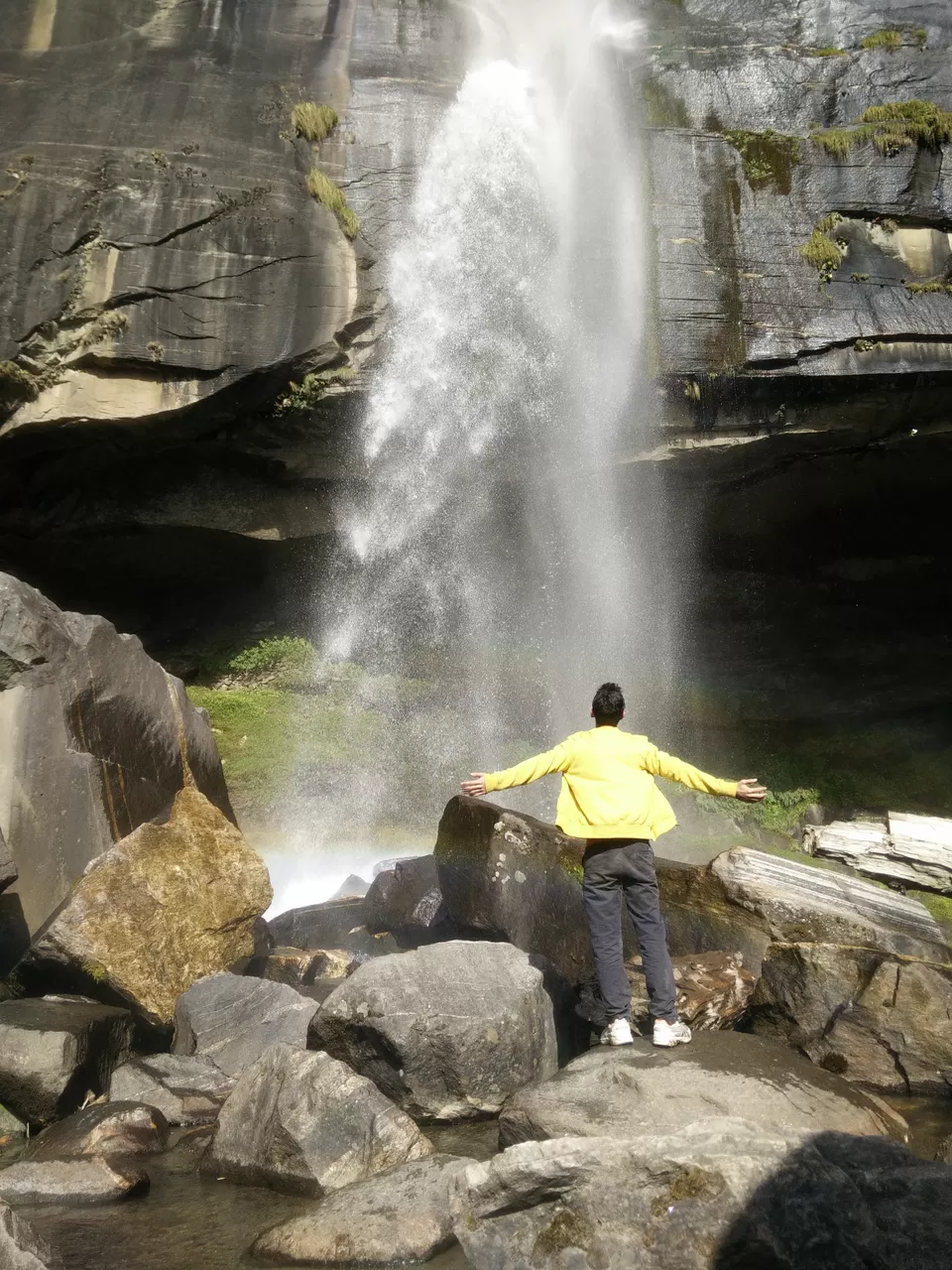 Photo of Jogini Falls, Vashist, Himachal Pradesh, India by Aarush Tandon