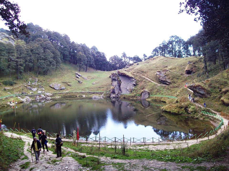 Photo of Tirthan Valley: A sneak peek into the trails of Jalori Pass, Serloskar Lake and Gahidhar Falls. by Priyanka Bansal