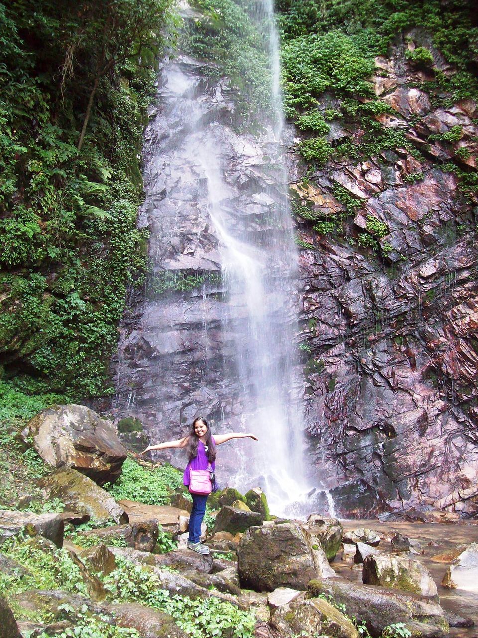 Photo of Tirthan Valley: A sneak peek into the trails of Jalori Pass, Serloskar Lake and Gahidhar Falls. by Priyanka Bansal