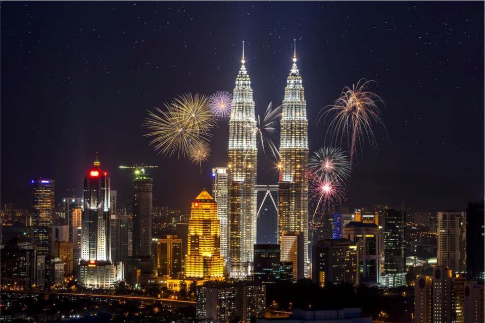 Photo of Petronas Towers – Beauty Of Kuala Lumpur 1/4 by Pankti Shah