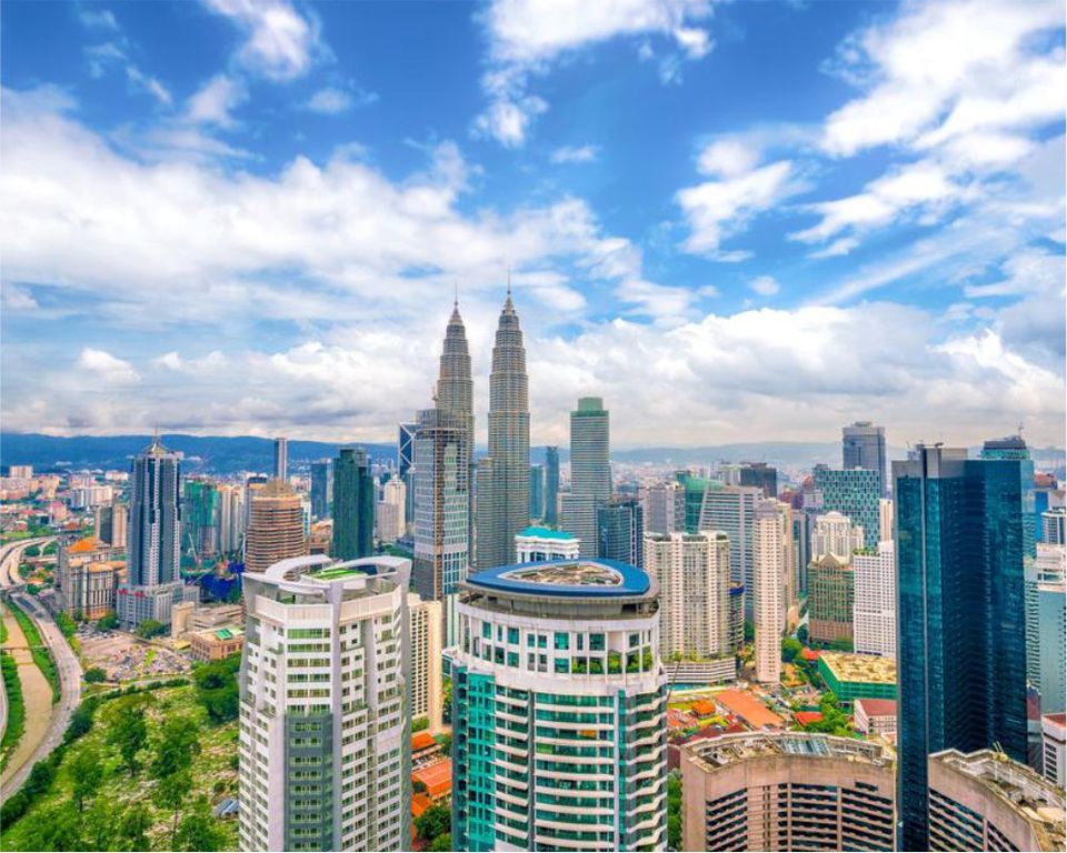 Photo of Petronas Towers – Beauty Of Kuala Lumpur 2/4 by Pankti Shah