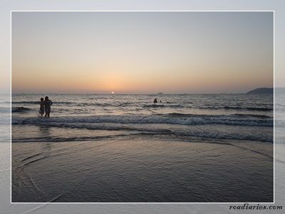 Photo of A Visit To Miramar Beach For Sunset | roadiaries 7/11 by anju.malgaonkar
