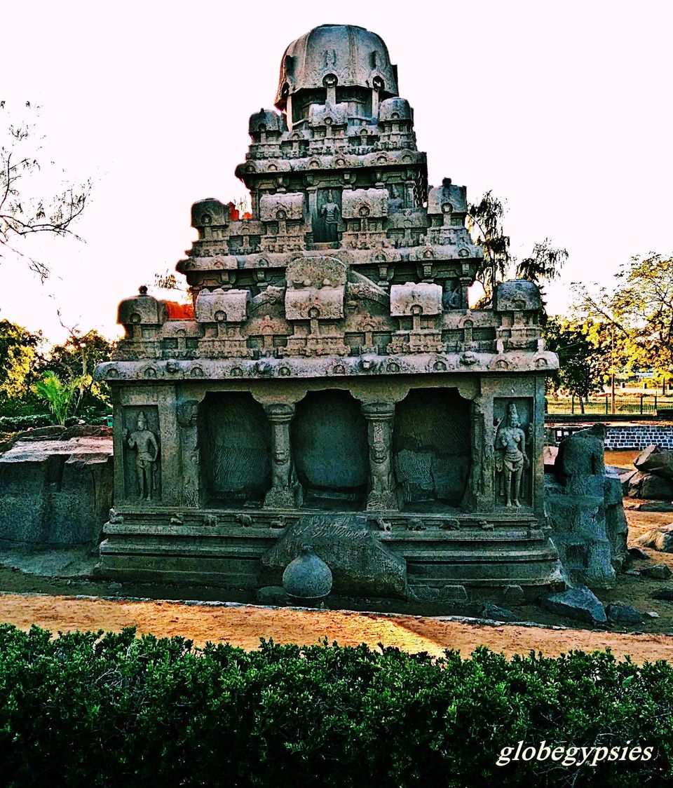 Photo of Five Rathas Cross, Mahabalipuram, Tamil Nadu, India by Panchami Bekal