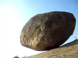 Photo of Krishna's Butter Ball, East Raja Street, Mahabalipuram, Tamil Nadu, India by Panchami Bekal