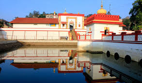 Photo of Omkareshwara Temple Pond, Stuart Hill, Madikeri, Karnataka, India by Panchami Bekal