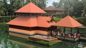 Photo of Ananthapura Lake Temple, Kasaragod, Kerala, India by Panchami Bekal