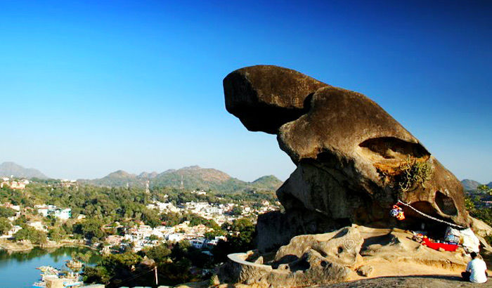 Photo of A Wonderland in the Deserted soil- Mount abu 7/26 by Nehal Pasad