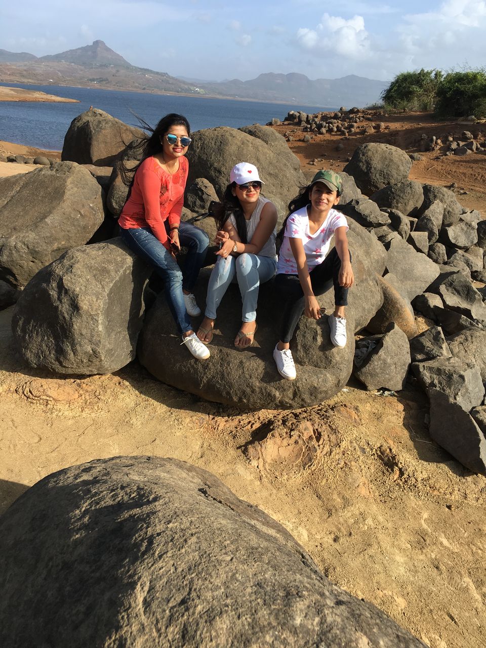 Photo of Pawna Lake, Pune, Maharashtra, India by Sanskriti Ramtek