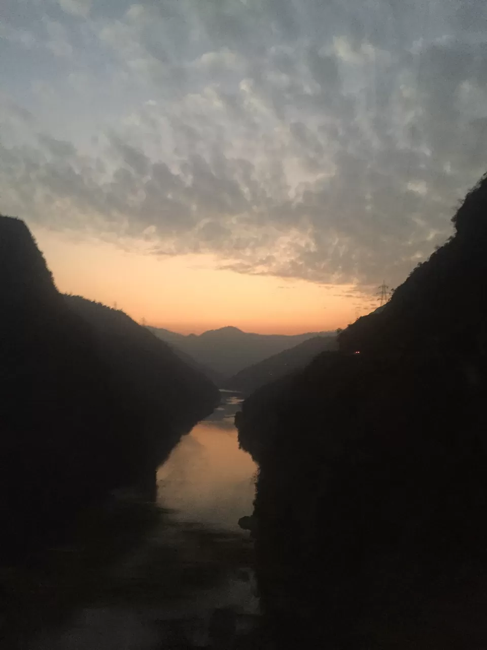 Photo of Manali : "No matter how tall the mountain is, it cannot block the sun." by Saurabh Shukla