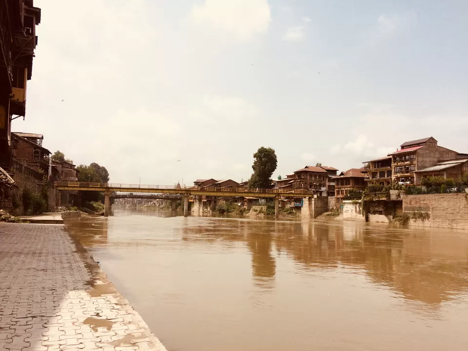 Photo of Jhelum, Srinagar by Nibedita Saha 