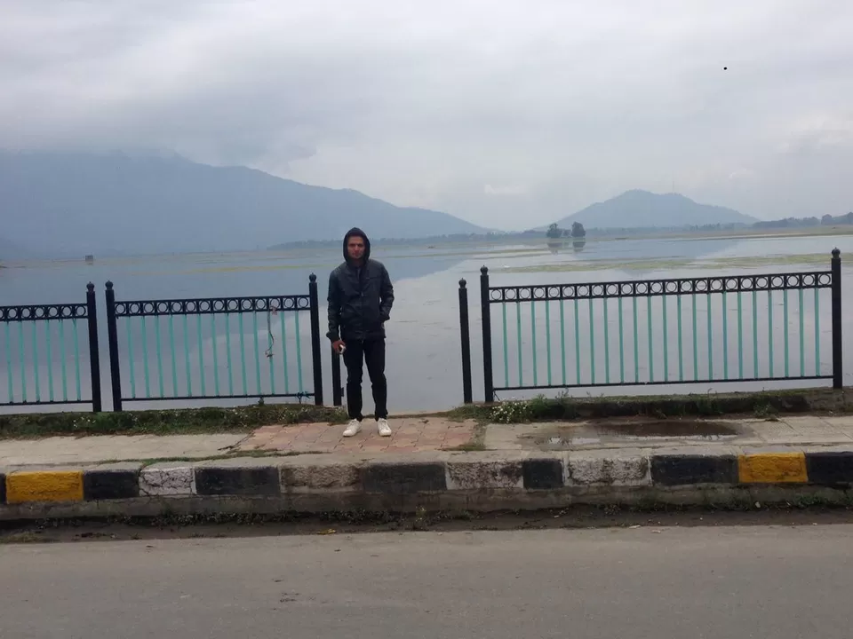 Photo of Dal Lake, Srinagar by Hippie Child ✌