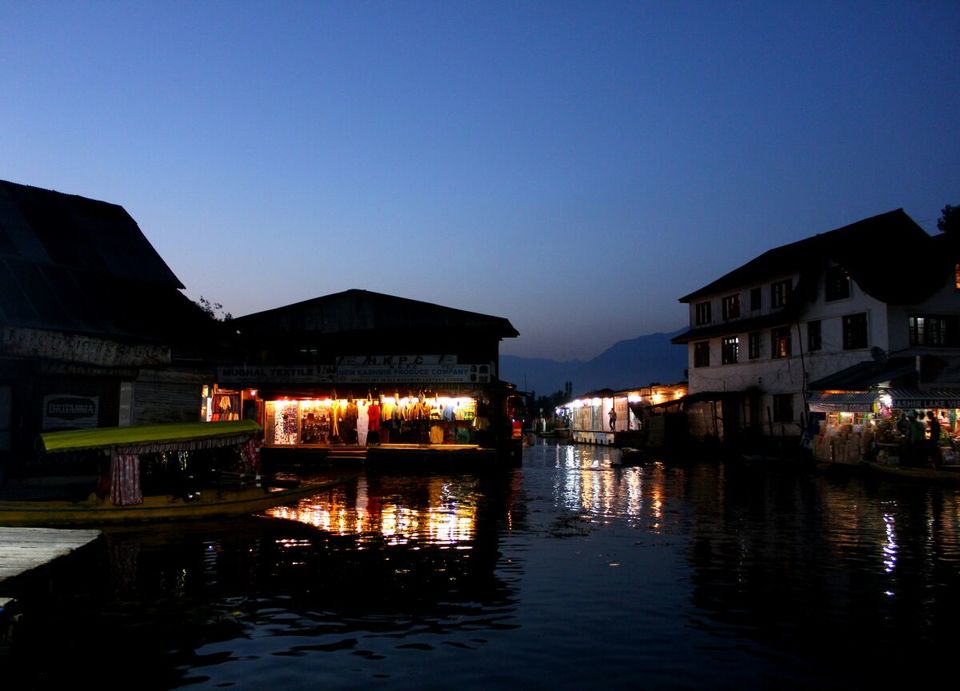 Photo of Dal Lake by liveharshitly