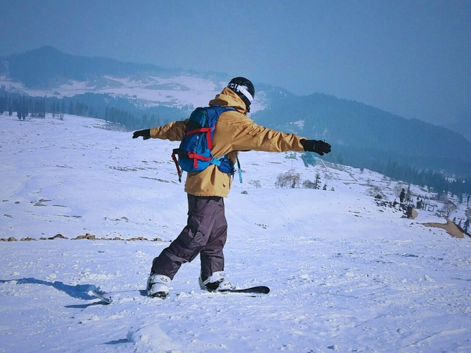 Photo of Snowboarding in Gulmarg, Kashmir by Adrian Sameli