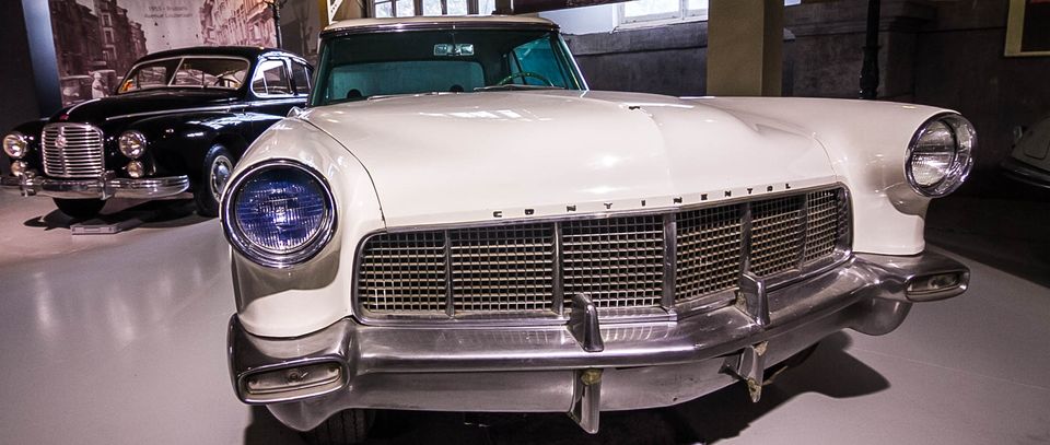 Photo of Autoworld - A time travel through the world of automobiles 1/10 by Suvayu
