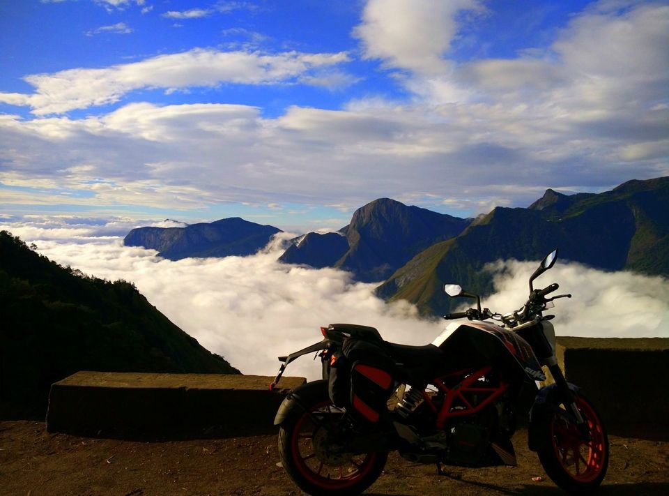 Photo of Short trip to Munnar and Top station by Prakash Bhakuni