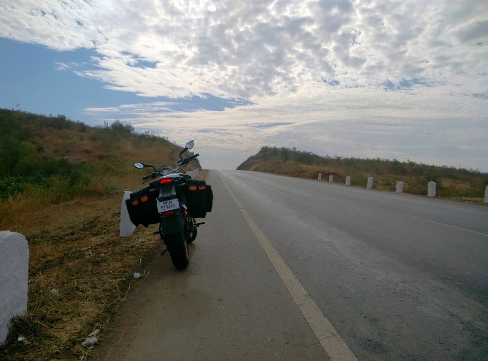 Photo of Short trip to Munnar and Top station 3/24 by Prakash Bhakuni