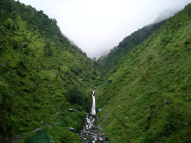 Photo of Bhagsu Nag Waterfall Pathway, Bhagsu Nag, Dharamshala, Himachal Pradesh, India by Spoorthi Kedambadi