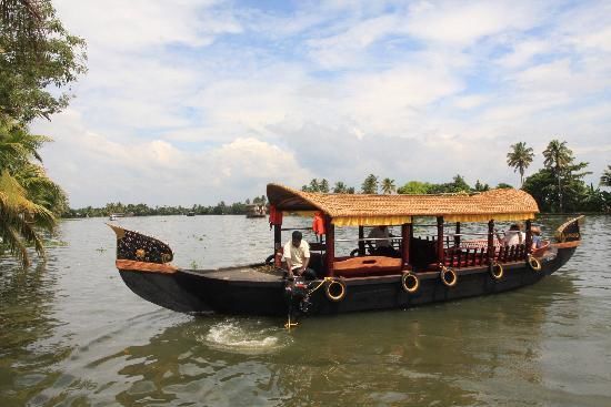 Photo of Unveiling the Charm of Alleppey Backwaters by Spoorthi Kedambadi