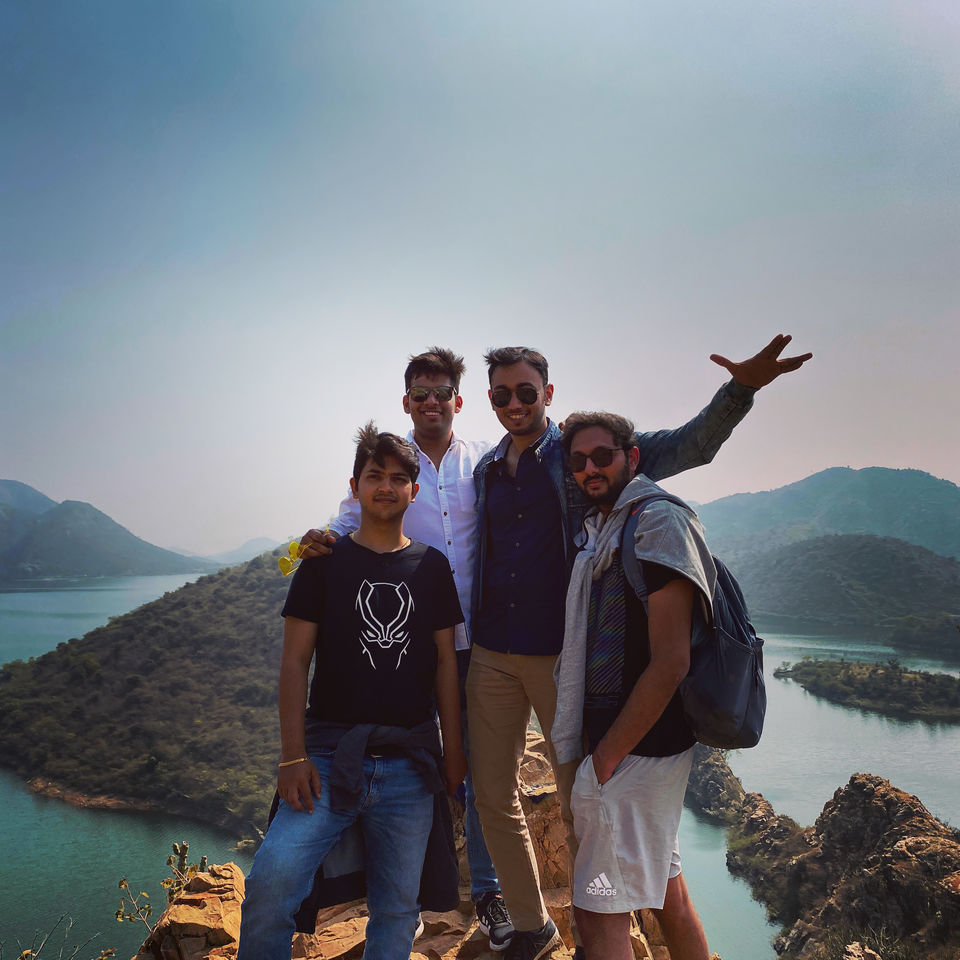 Photo of Things to do in Udaipur : A confluence of colourful streets and heart warming Lakes 7/10 by Aman Gupta