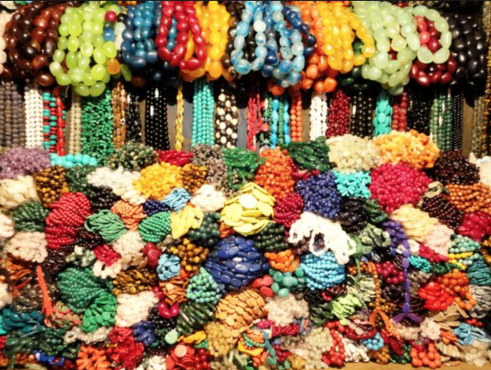 Photo of 6 reasons why Mumbai shouldn't be on your bucket list if you are coming on a shoestring budget 1/5 by vidhi bubna