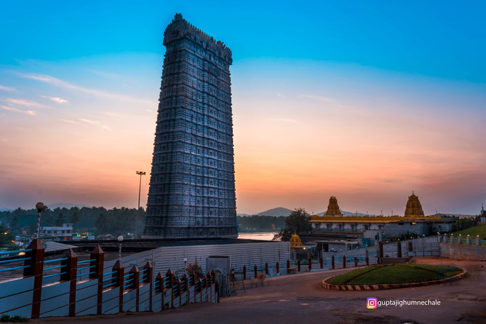 Photo of Murudeshwar Temple, Karnataka, India by gupta ji
