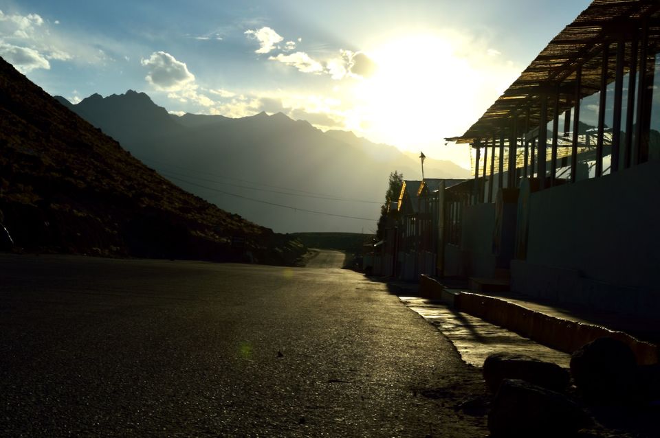 Photo of Most Beautiful Roads perfect for a Road Trip in India ! by Nikhil Aggarwal