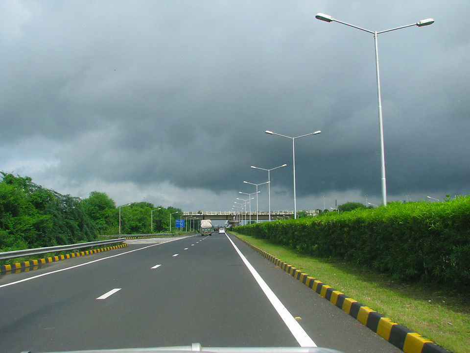 Photo of Ahmedabad-Vadodara Expressway, Phase 4, Ahmedabad, Gujarat, India by Nikhil Aggarwal