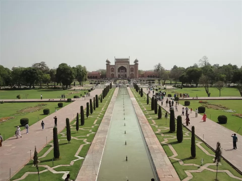 Photo of Taj Mahal, Agra, Uttar Pradesh, India by Nikhil Aggarwal