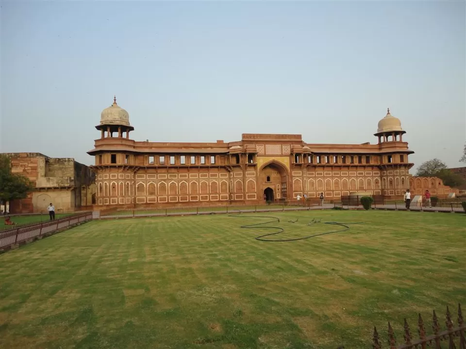 Photo of Agra Fort, Rakabganj, Agra, Uttar Pradesh, India by Nikhil Aggarwal