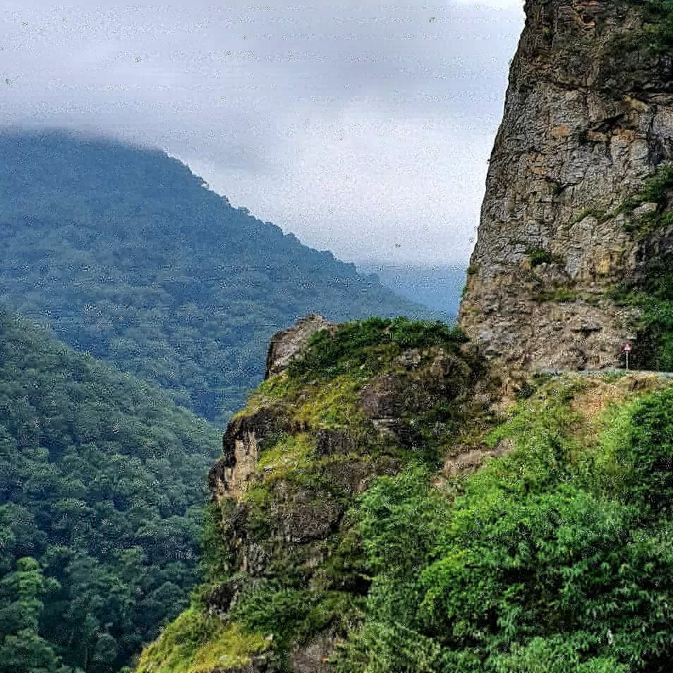 Photo of Paro, Bhutan by Altamash Yezdani
