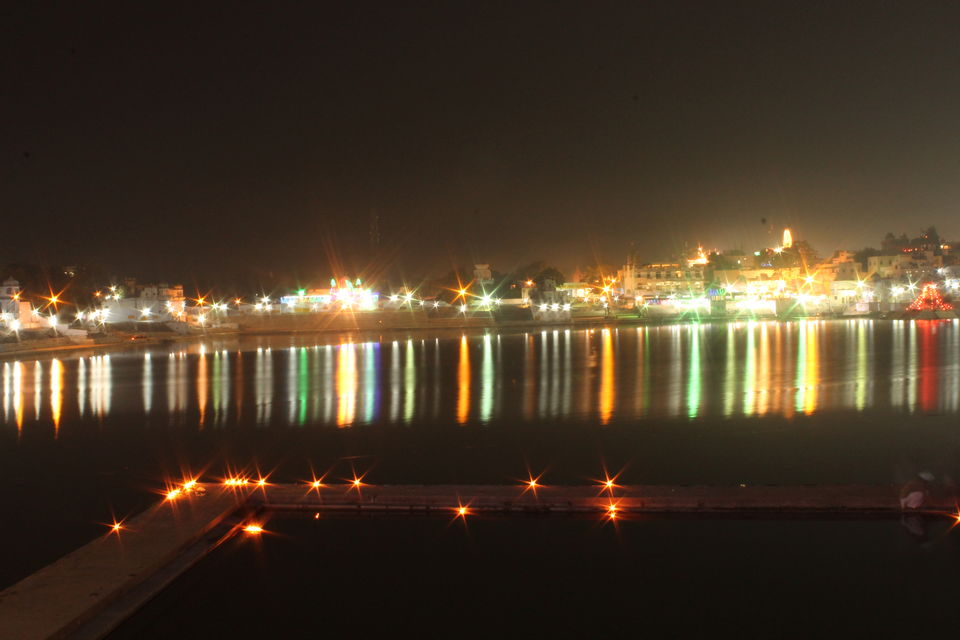 Photo of Pushkar Lake, Pushkar, Rajasthan, India by karanp