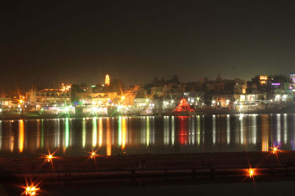 Photo of Pushkar Lake, Pushkar, Rajasthan, India by karanp