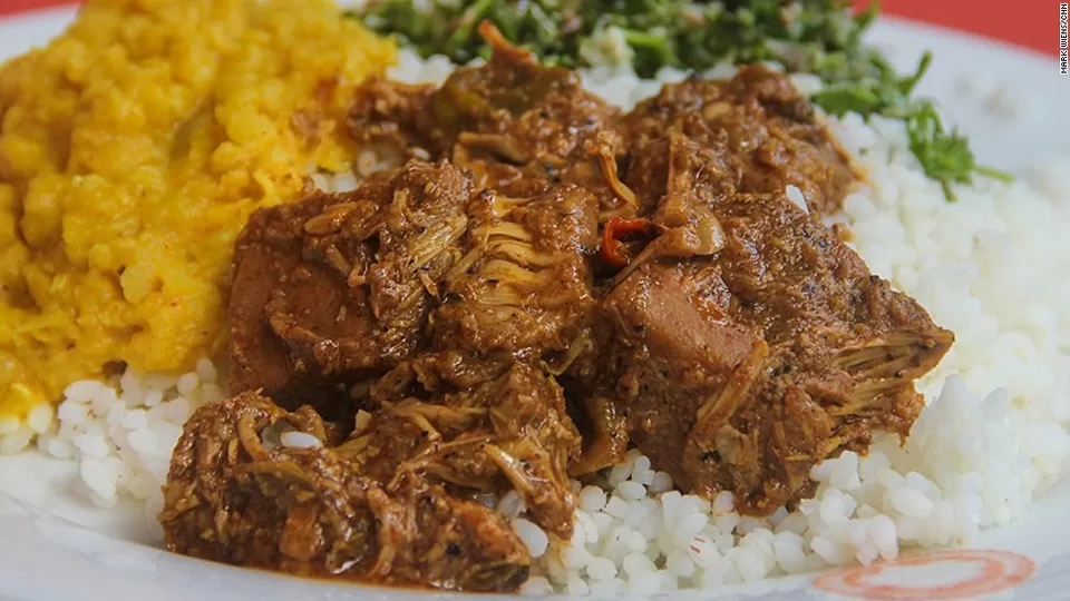 Photo of 10 Things Every Foodie Must Try While In Sri Lanka by Riyanka Roy