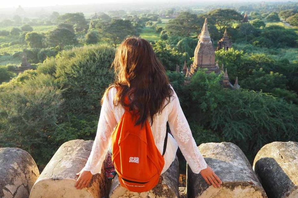 Photo of 8 Kinds of People You'll Meet While Traveling Abroad 3/8 by Riyanka Roy