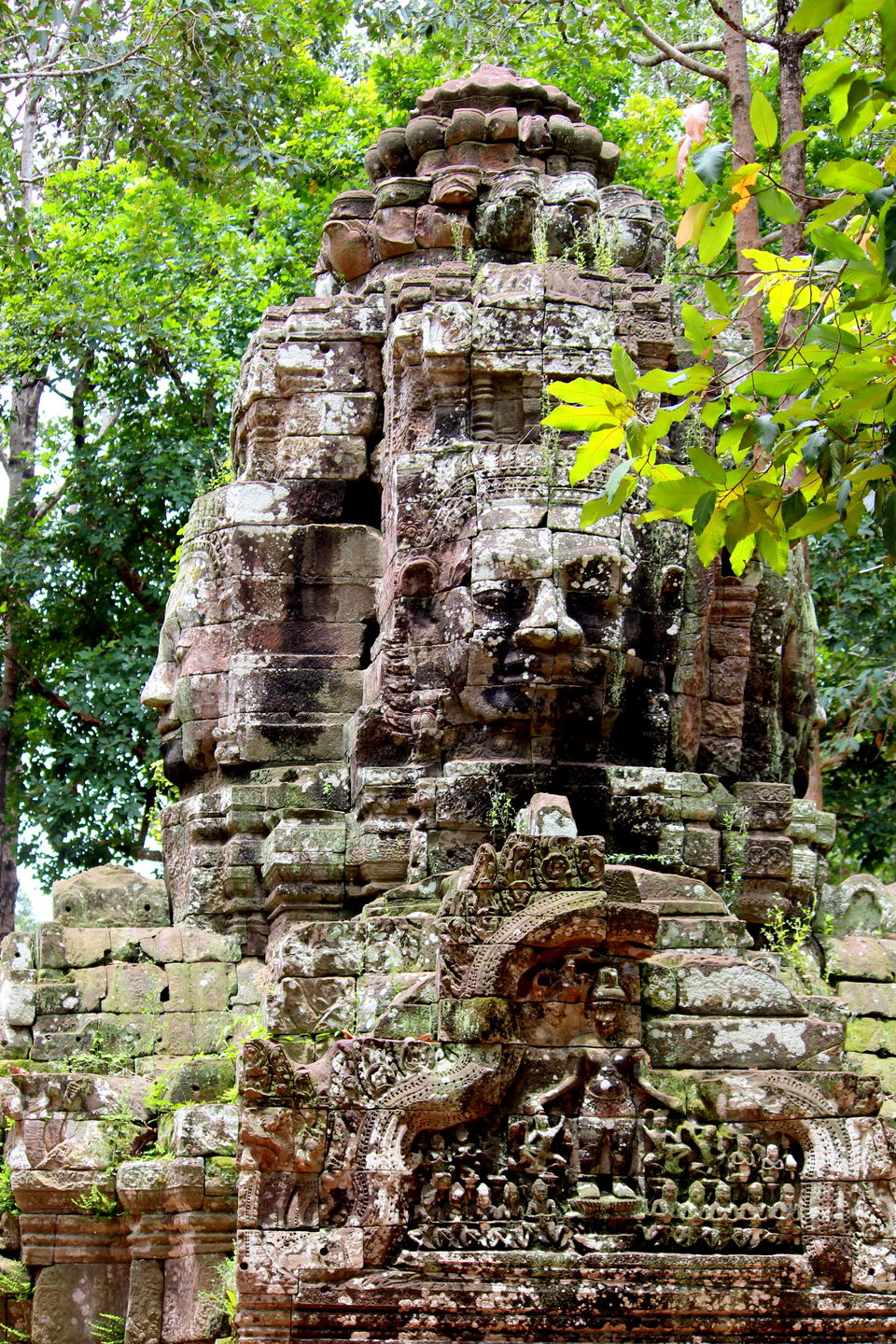 Photo of Bayon Temple, Krong Siem Reap, Cambodia by Riyanka Roy