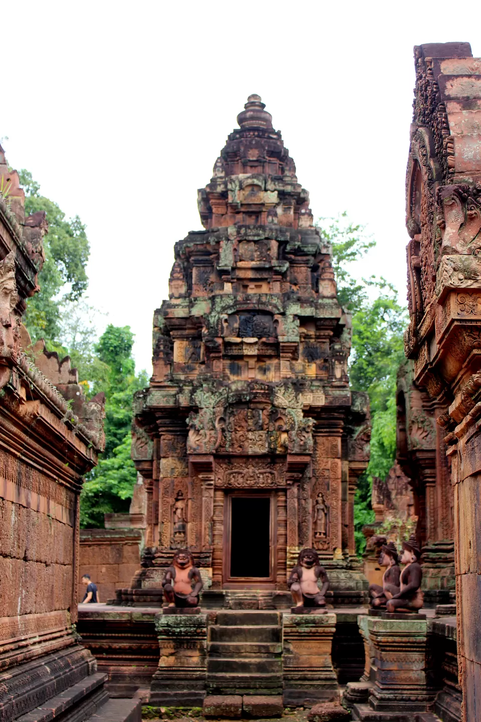 Photo of Banteay Srei, Siem Reap, Cambodia by Riyanka Roy