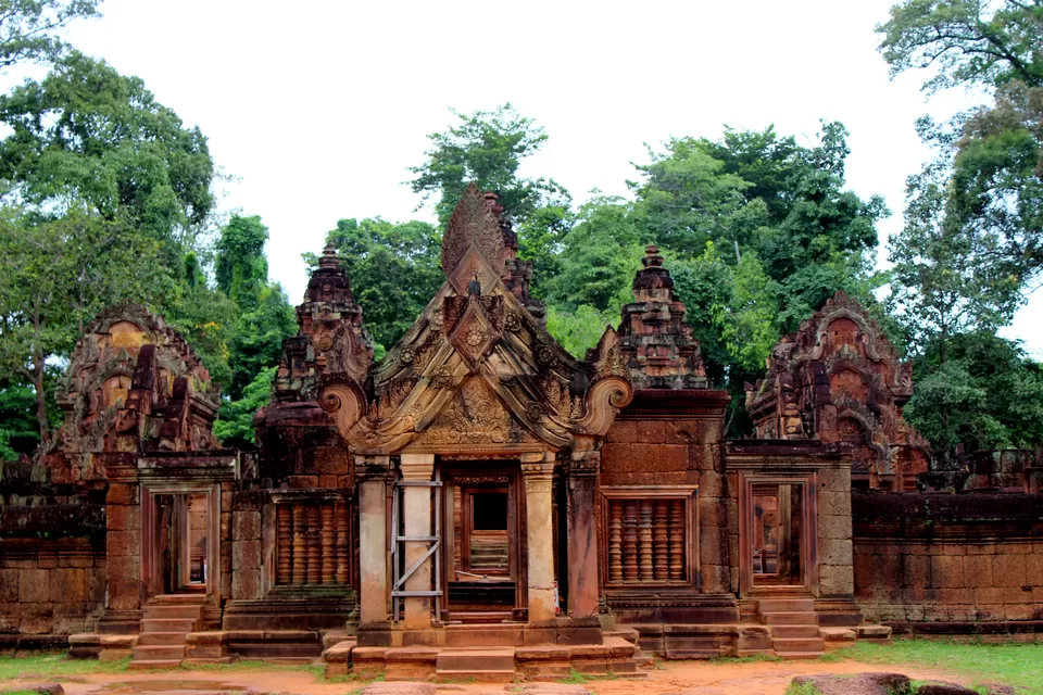 Photo of Banteay Srei, Siem Reap, Cambodia by Riyanka Roy