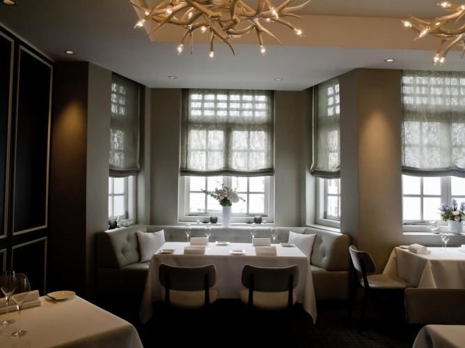 Photo of Top Restaurants in Singapore 1/1 by Traveller Sing