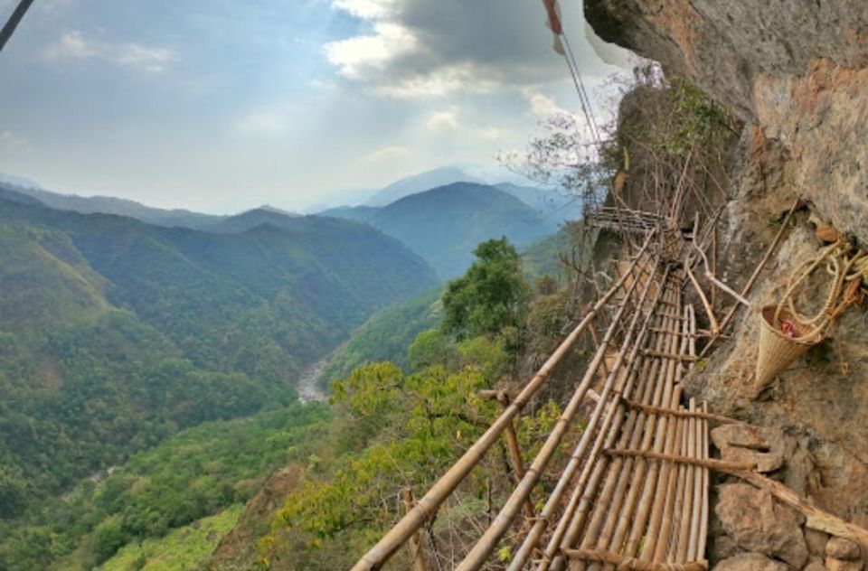 The Mawrynkhang trek Bamboo trail trek, Wahkhen, Meghalaya - Tripoto