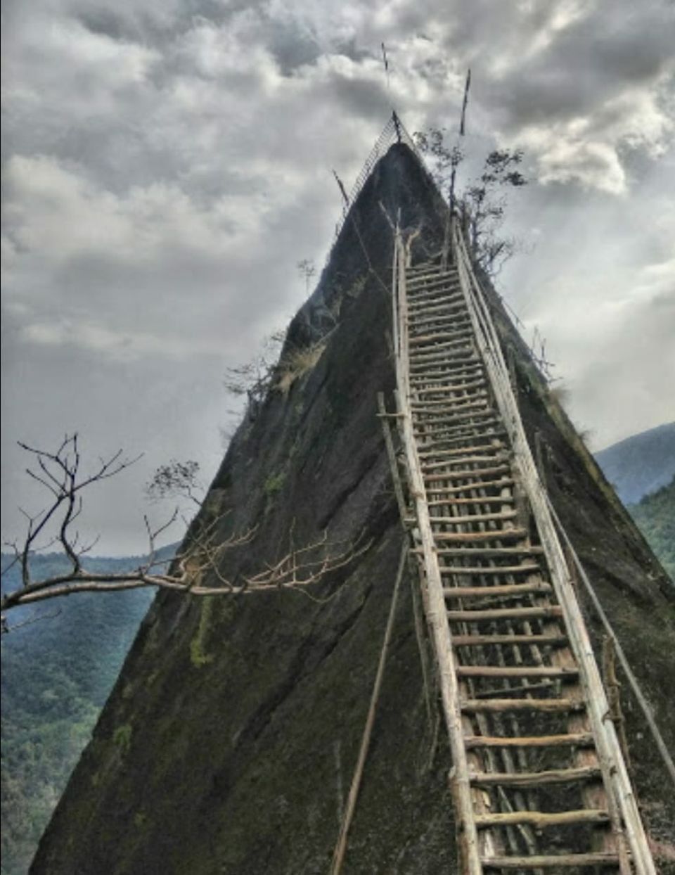 Photo of The Mawrynkhang trek/ Bamboo trail trek, Wahkhen, Meghalaya by Dhivya Dilipkumar