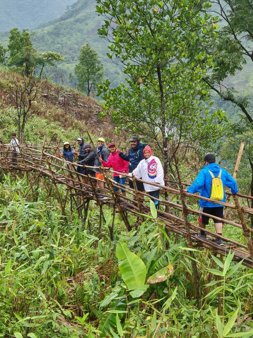 Photo of The Mawrynkhang trek/ Bamboo trail trek, Wahkhen, Meghalaya by Dhivya Dilipkumar