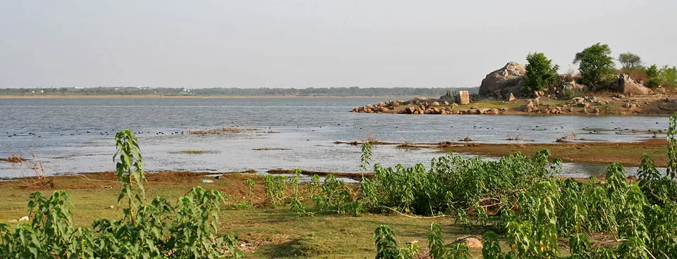 Photo of Himayat Sagar Lake, Ranga Reddy, Telangana, India by Saumiabee