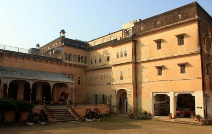Photo of Escape The Cityscape: Bask in Opulence at These Hotels Near Jaipur 2/2 by Saumiabee