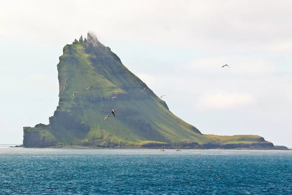 Photo of Tindhólmur, Faroe Islands by Saumiabee