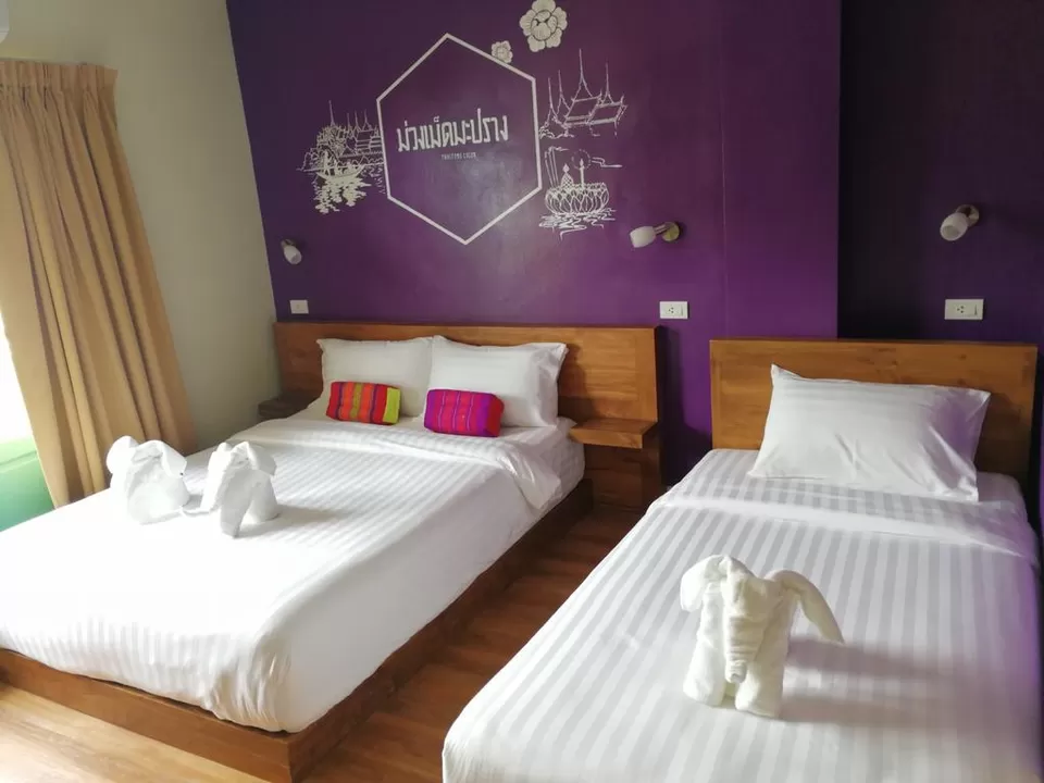 Photo of Siri Poshtel Bangkok, Phraeng Sanphasat Road, San Chao Pho Sua, Phra Nakhon, Bangkok, Thailand by Saumiabee